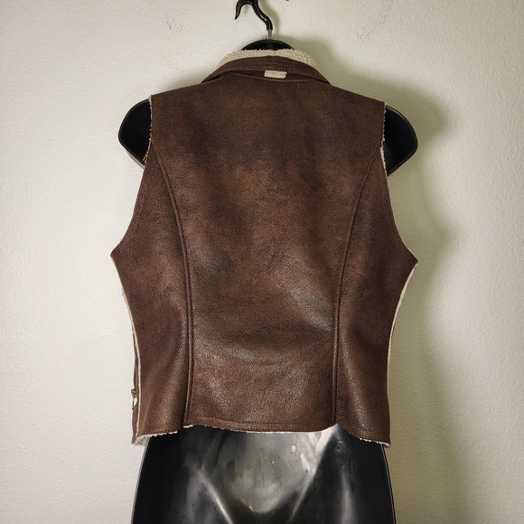 Forever 21 Fleece Lined Faux Leather Vest size Small - Picture 2 of 5